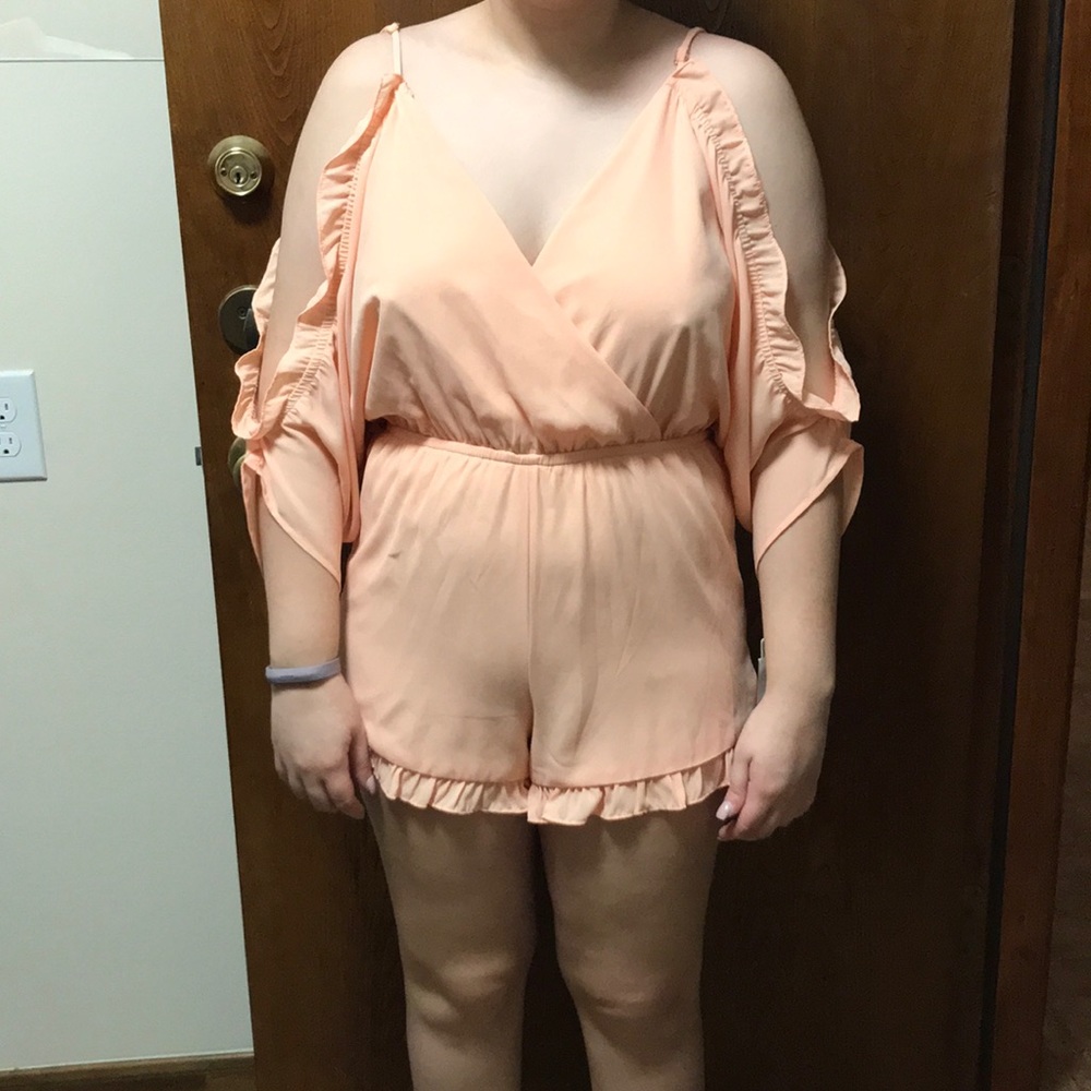 💕Blush open shoulder romper